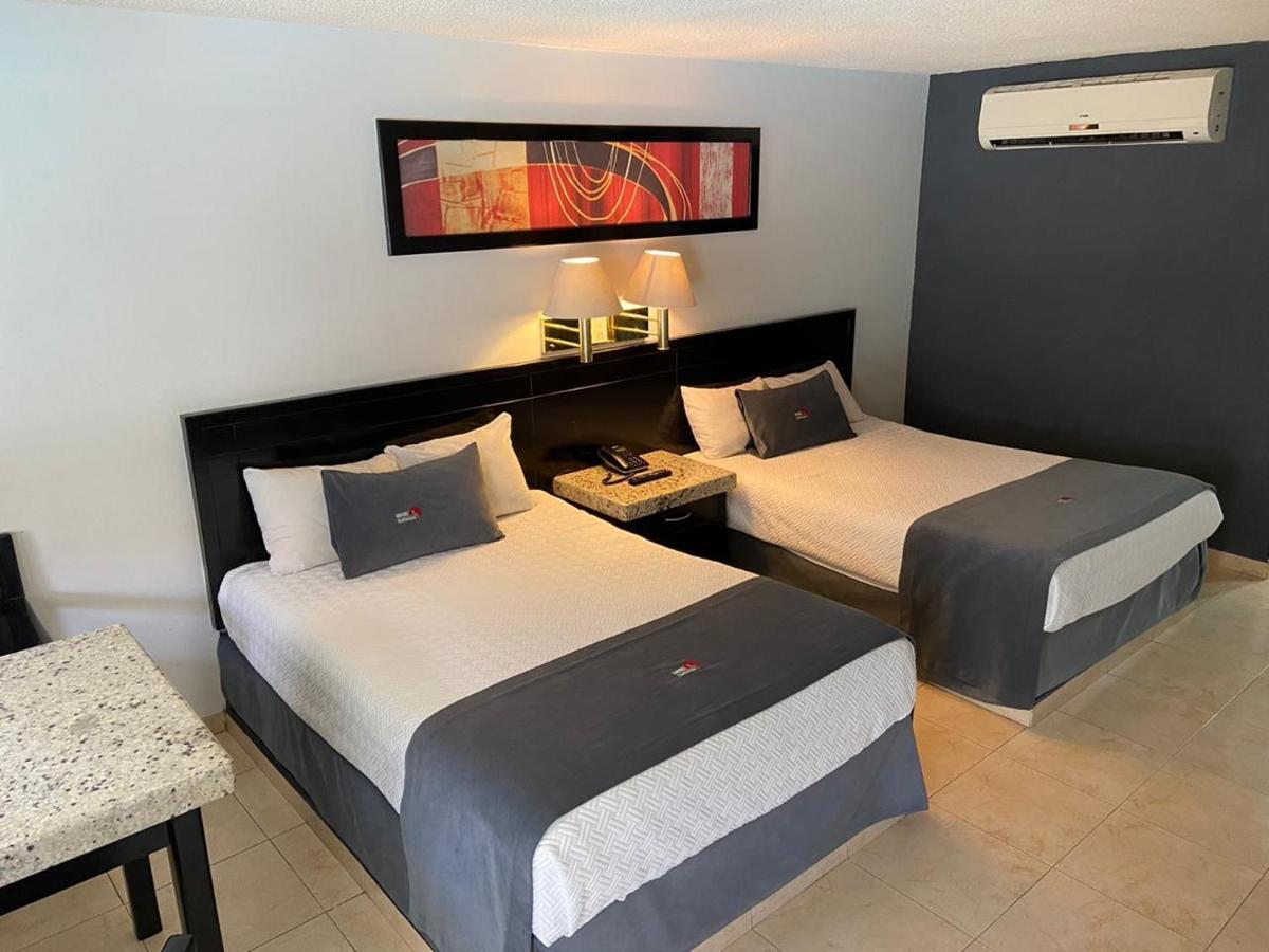 Hotel La Finca Ермосільо Екстер'єр фото