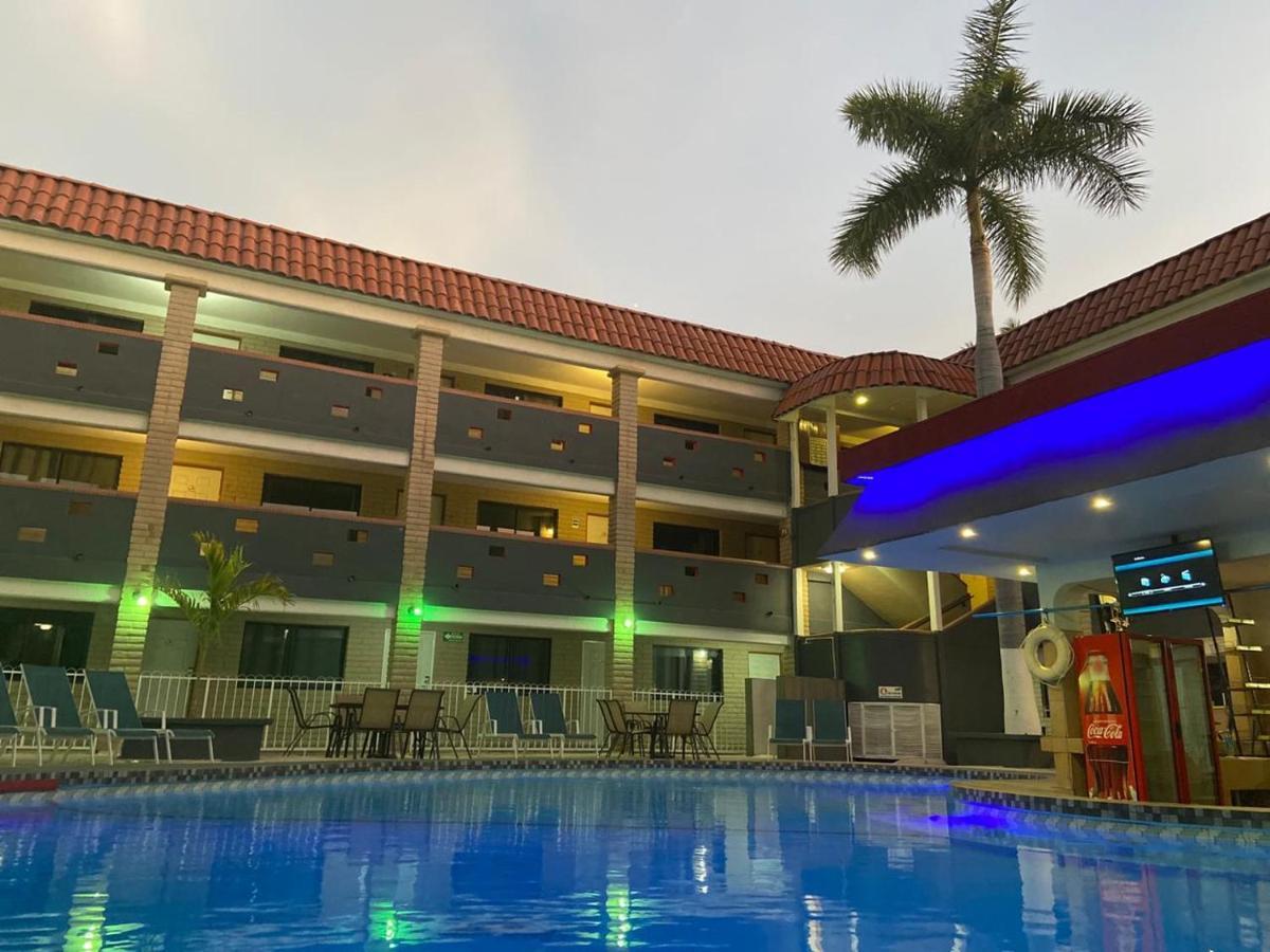 Hotel La Finca Ермосільо Екстер'єр фото